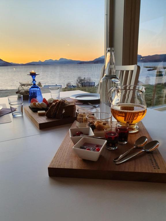 Café da manhã privativo com vista para o mar ártico